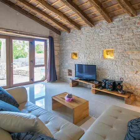 Irena, A Romantic Nestled In The Heart Of Istria Pulici