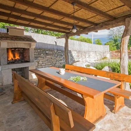 Irena, A Romantic Nestled In The Heart Of Istria Holiday home